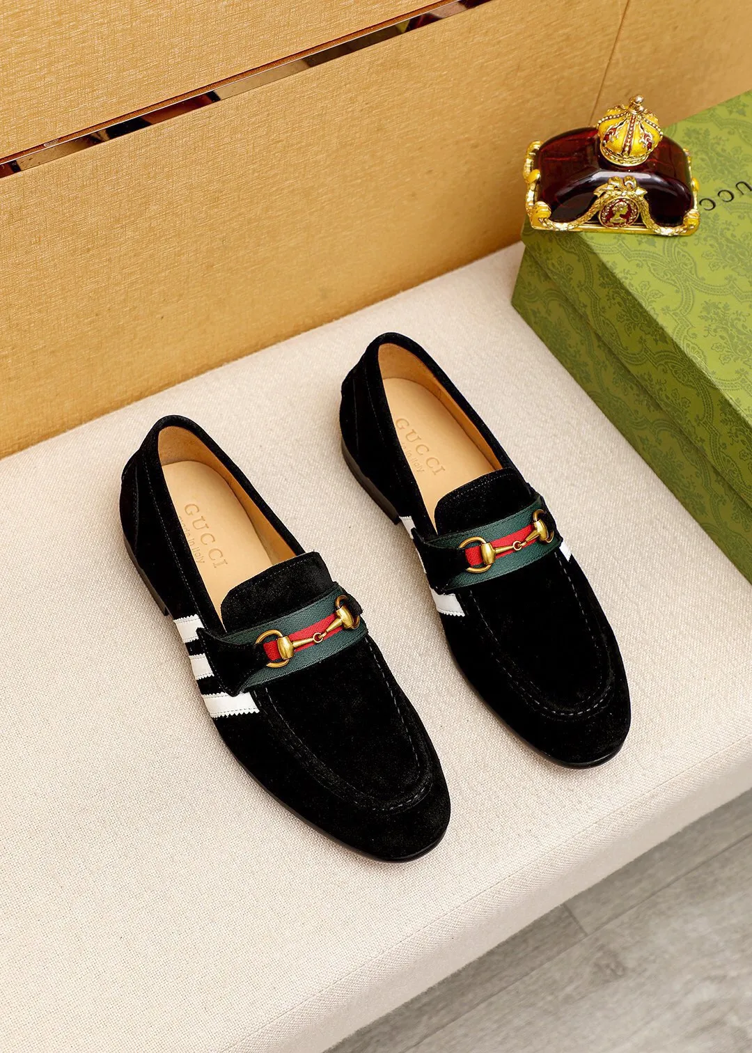 Men's shoes 💰480 💐 Product trademark: GUCCI "Gucci" casual leather shoes Regular size: 38-44 (45.46🉑️customized) Product materials: Selected imported first-layer frosted cowhide upper + classic hardware buckle, imported cowhide leather lining. Strong three-dimensional visual effect, original outsole Color: 4⃣️colors available